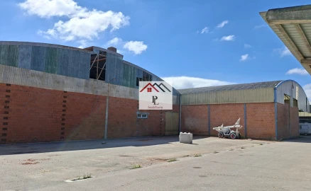 Loja para Venda em Côja e Barril de Alva