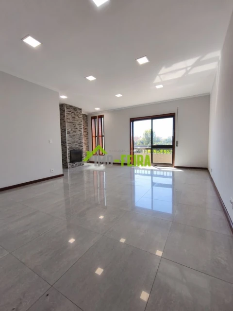 Apartamento T3 para Venda em Paços de Brandão
