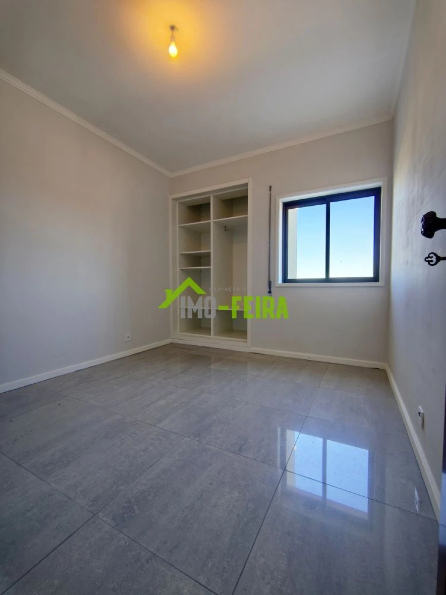 Apartamento T3 para Venda em Paços de Brandão Foto 17