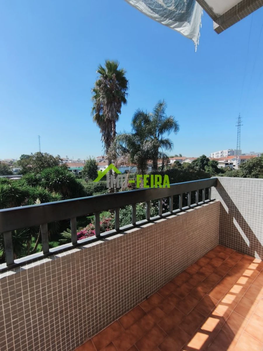 Apartamento T3 para Venda em Paços de Brandão Foto 14