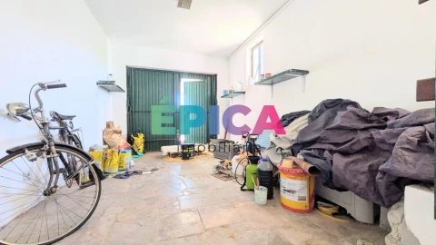 Moradia T5 para Venda em São João Baptista