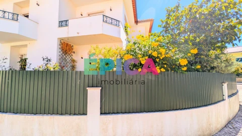 Moradia T5 para Venda em São João Baptista