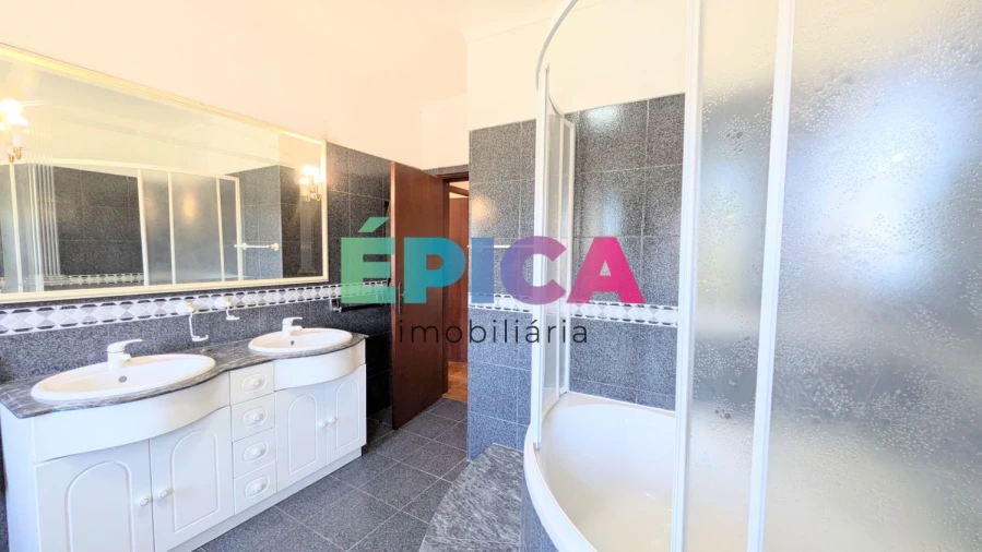 Moradia T5 para Venda em São João Baptista Foto 38