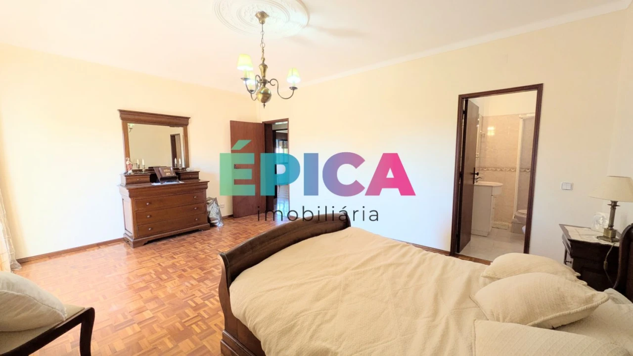 Moradia T5 para Venda em São João Baptista Foto 30