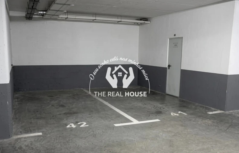 Apartamento T2 para Venda em Caniço Foto 15