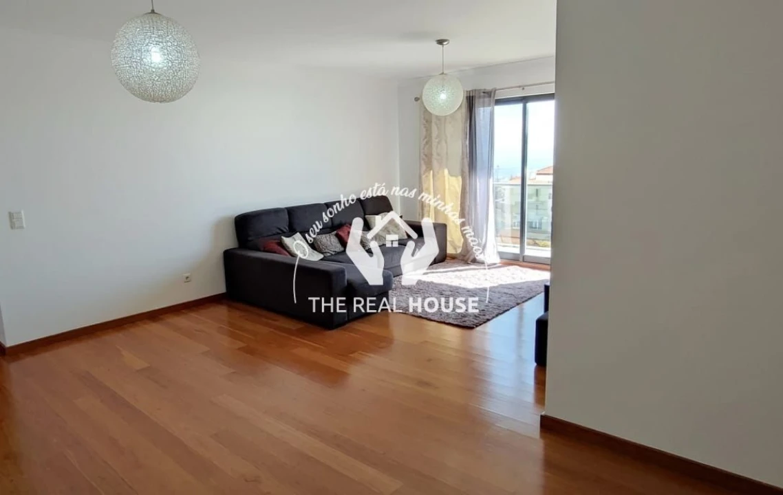 Apartamento T2 para Venda em Caniço Foto 3
