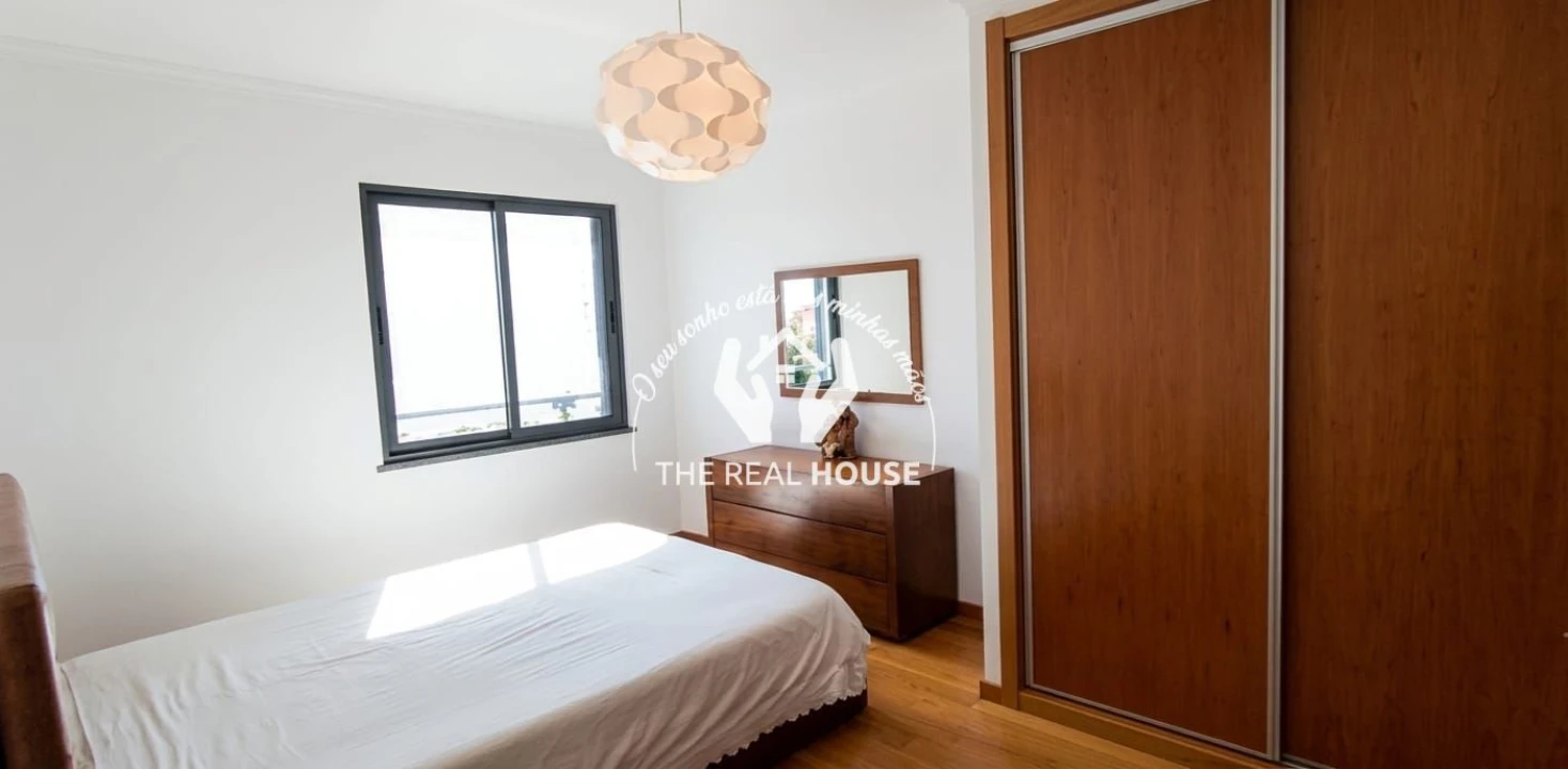 Apartamento T2 para Venda em Caniço Foto 9