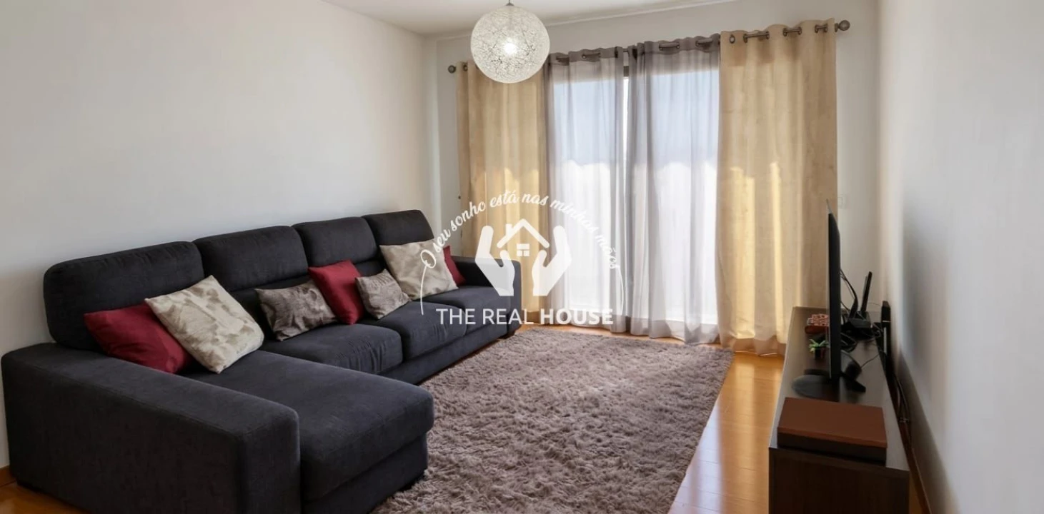 Apartamento T2 para Venda em Caniço Foto 2