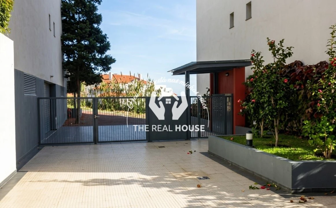 Apartamento T2 para Venda em Caniço Foto 14