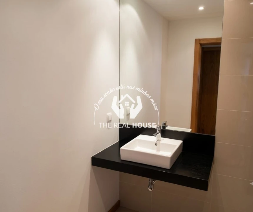 Apartamento T2 para Venda em Caniço Foto 7