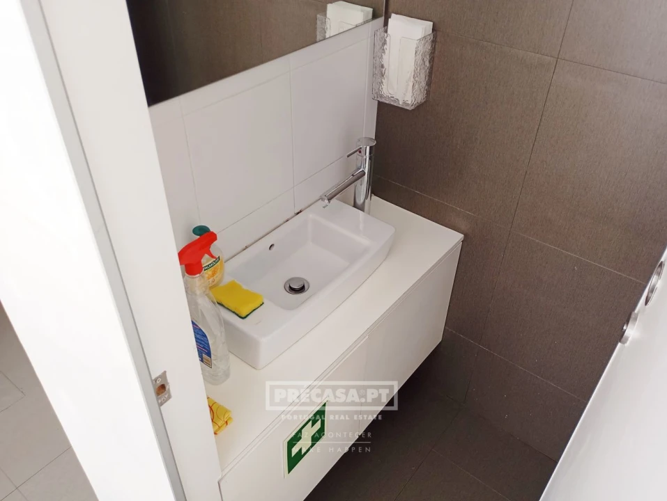 Loja para Arrendamento em Areeiro Foto 6