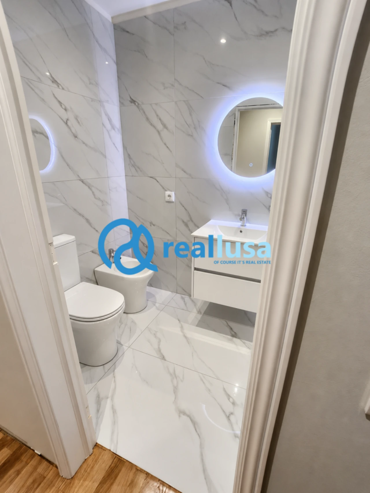 Apartamento T1 para Venda em Mafamude e Vilar do Paraíso Foto 7