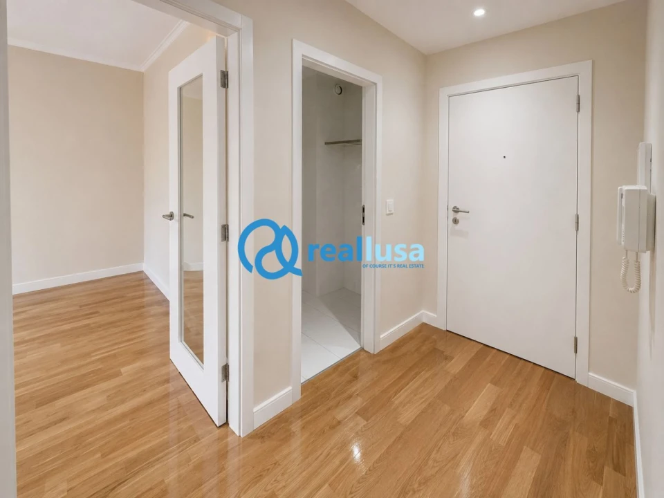 Apartamento T1 para Venda em Mafamude e Vilar do Paraíso Foto 2