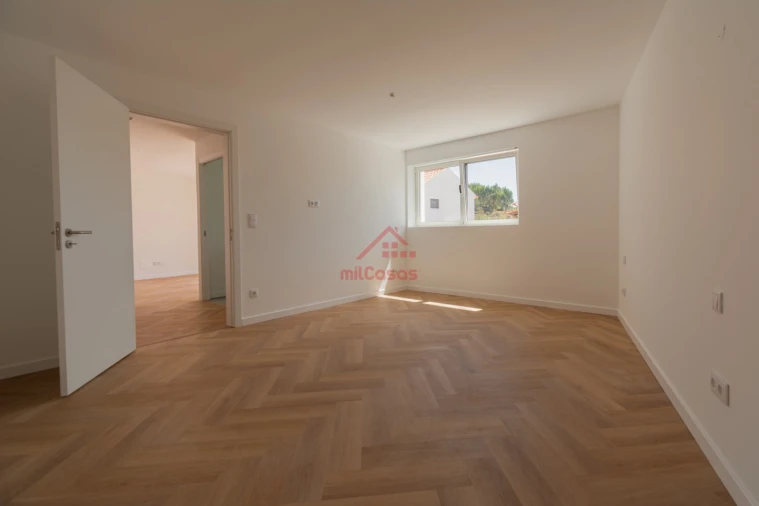Apartamento T1 para Venda em Azueira e Sobral da Abelheira Foto 8