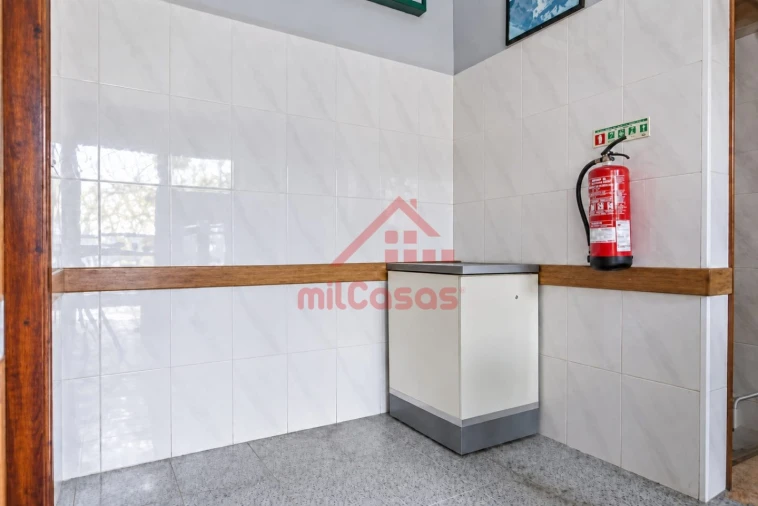 Loja para Venda em Benfica Foto 17