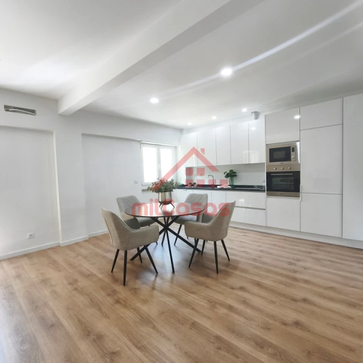 Apartamento T3 para Venda em Benfica Foto 2