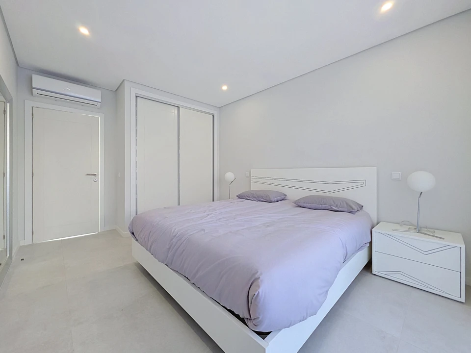 Apartamento T2 para Venda em Portimão Foto 7