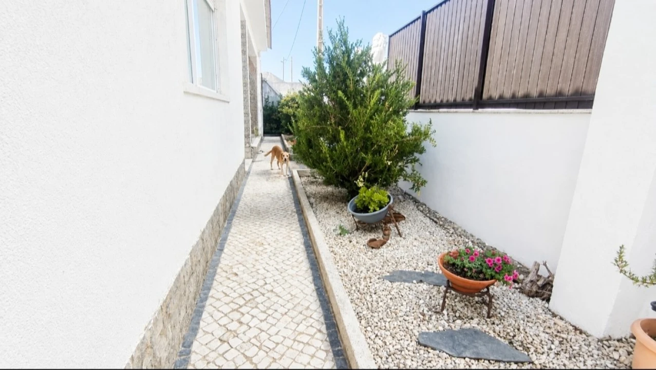 Moradia T3 para Venda em São Domingos de Rana Foto 44
