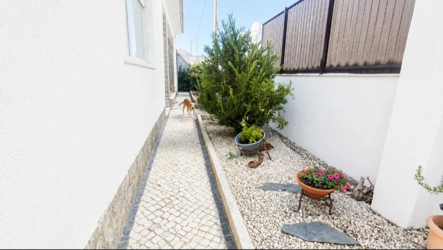 Moradia T3 para Venda em São Domingos de Rana Foto 44