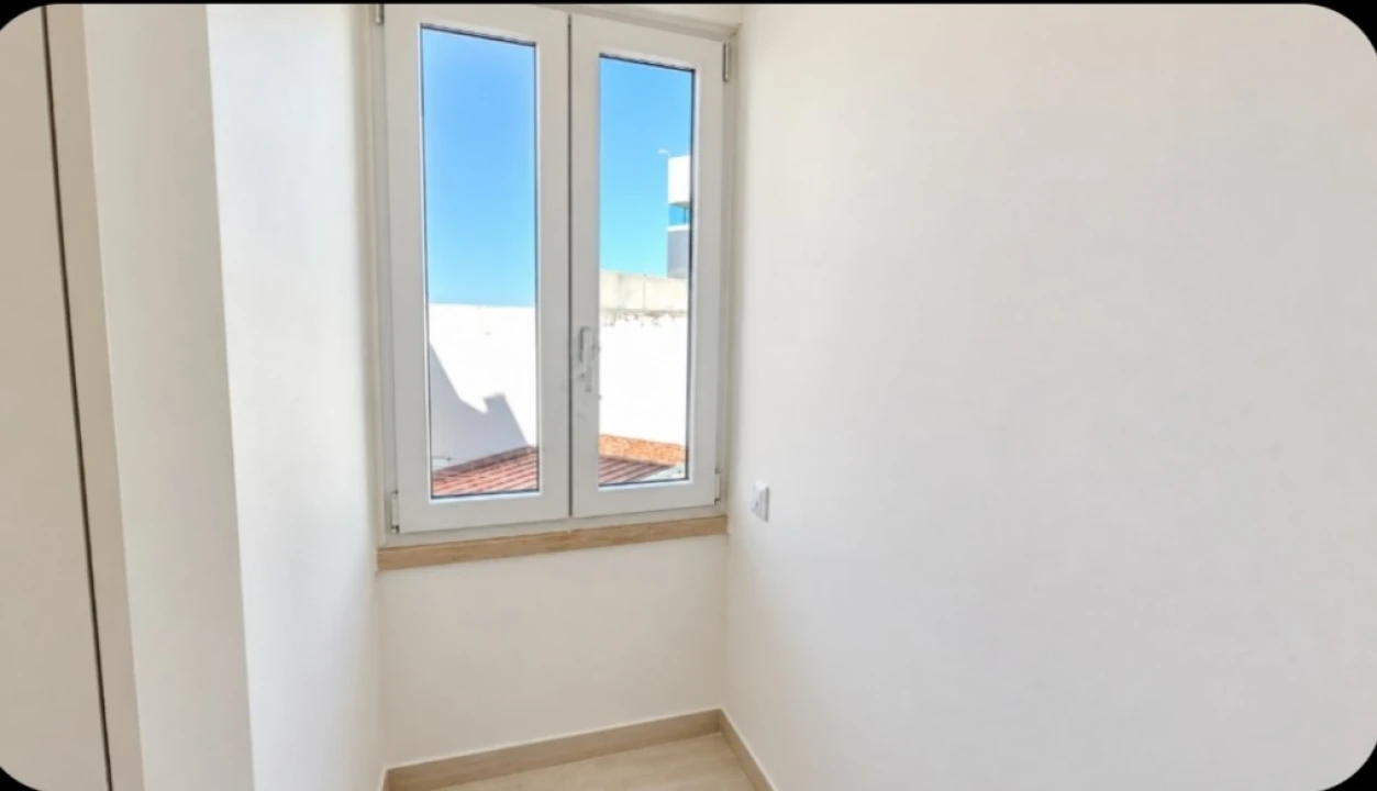 Apartamento T2 para Venda em Benfica Foto 9