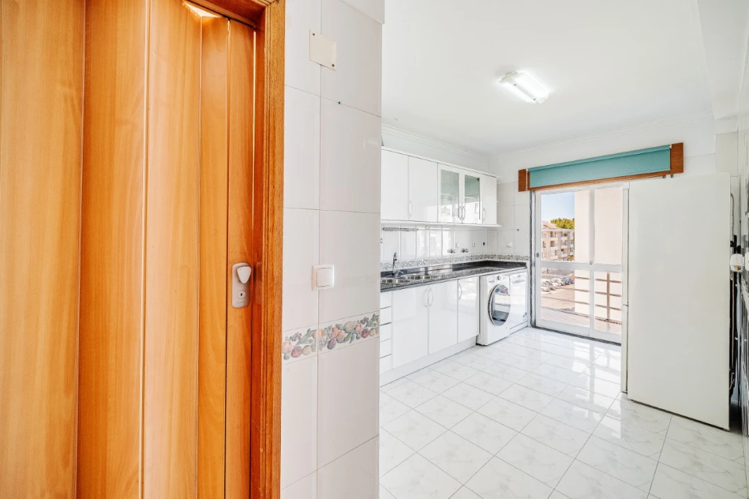 Apartamento T2 para Venda em Rio de Mouro Foto 4
