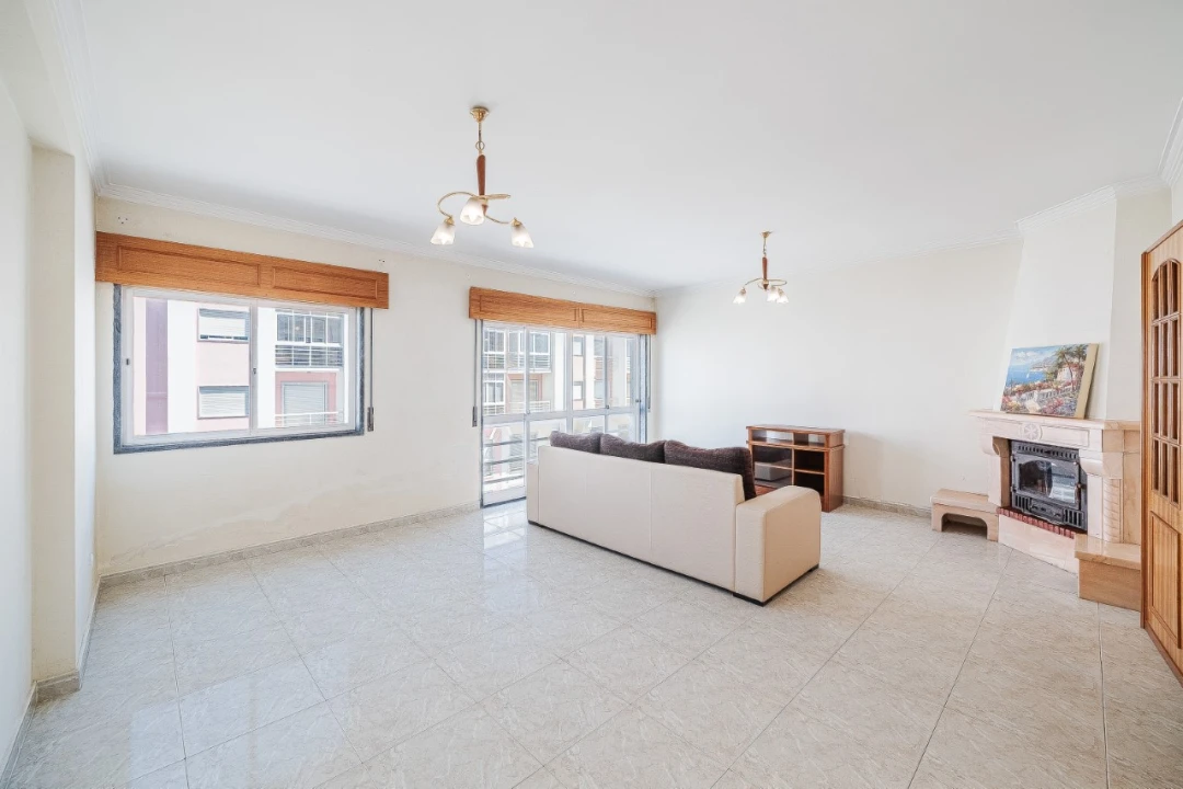 Apartamento T2 para Venda em Rio de Mouro Foto 10