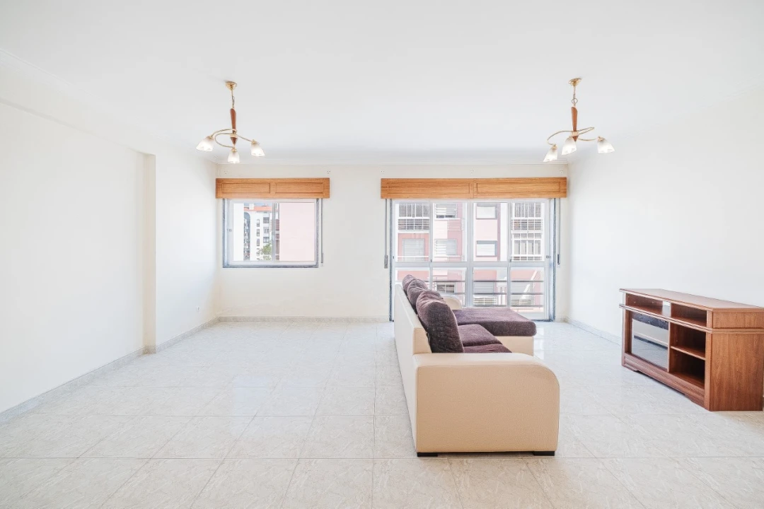 Apartamento T2 para Venda em Rio de Mouro Foto 12