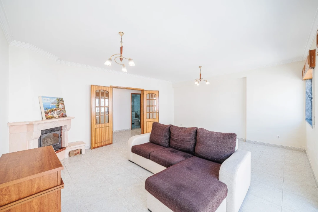 Apartamento T2 para Venda em Rio de Mouro Foto 16