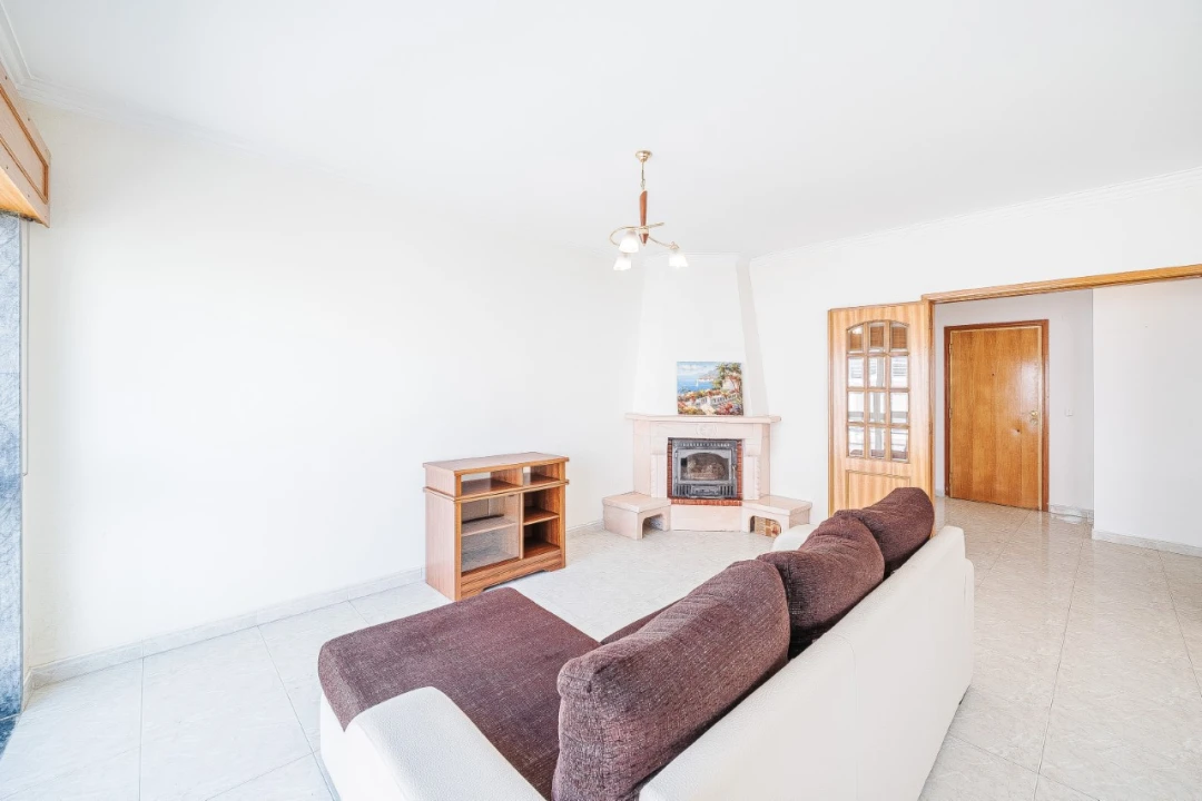Apartamento T2 para Venda em Rio de Mouro Foto 17