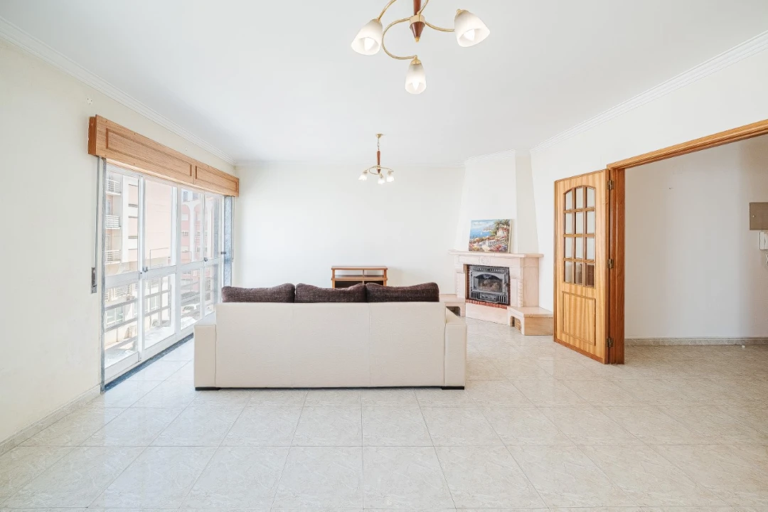 Apartamento T2 para Venda em Rio de Mouro Foto 18