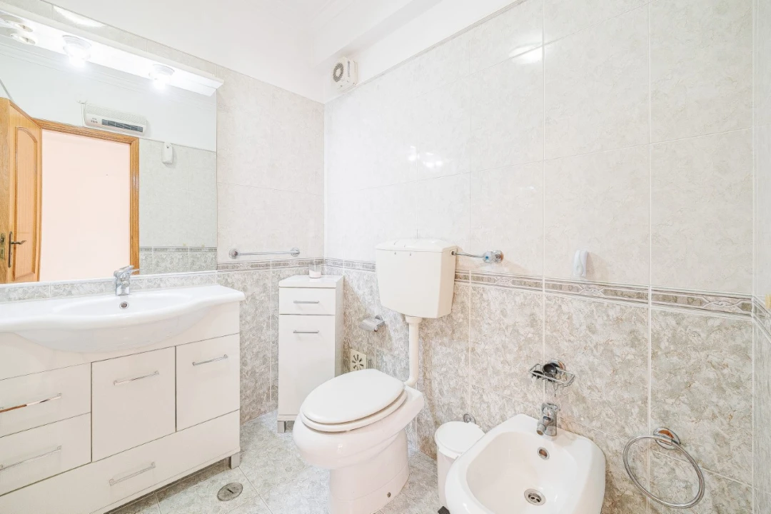 Apartamento T2 para Venda em Rio de Mouro Foto 19