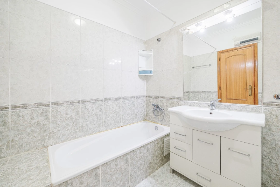 Apartamento T2 para Venda em Rio de Mouro Foto 25