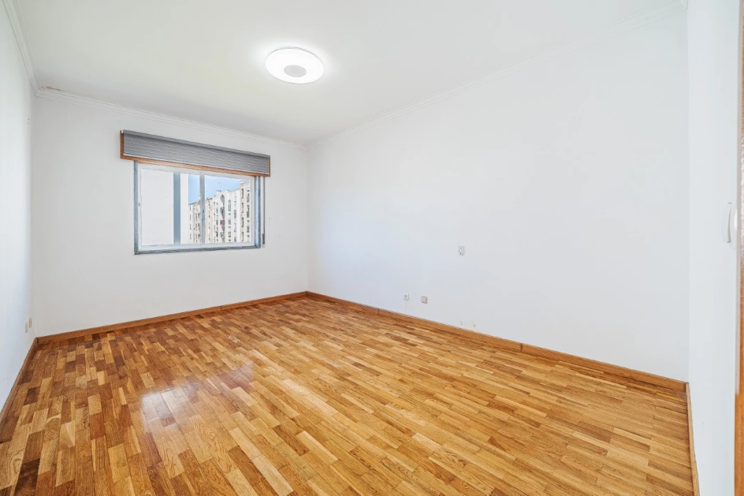 Apartamento T2 para Venda em Rio de Mouro Foto 27