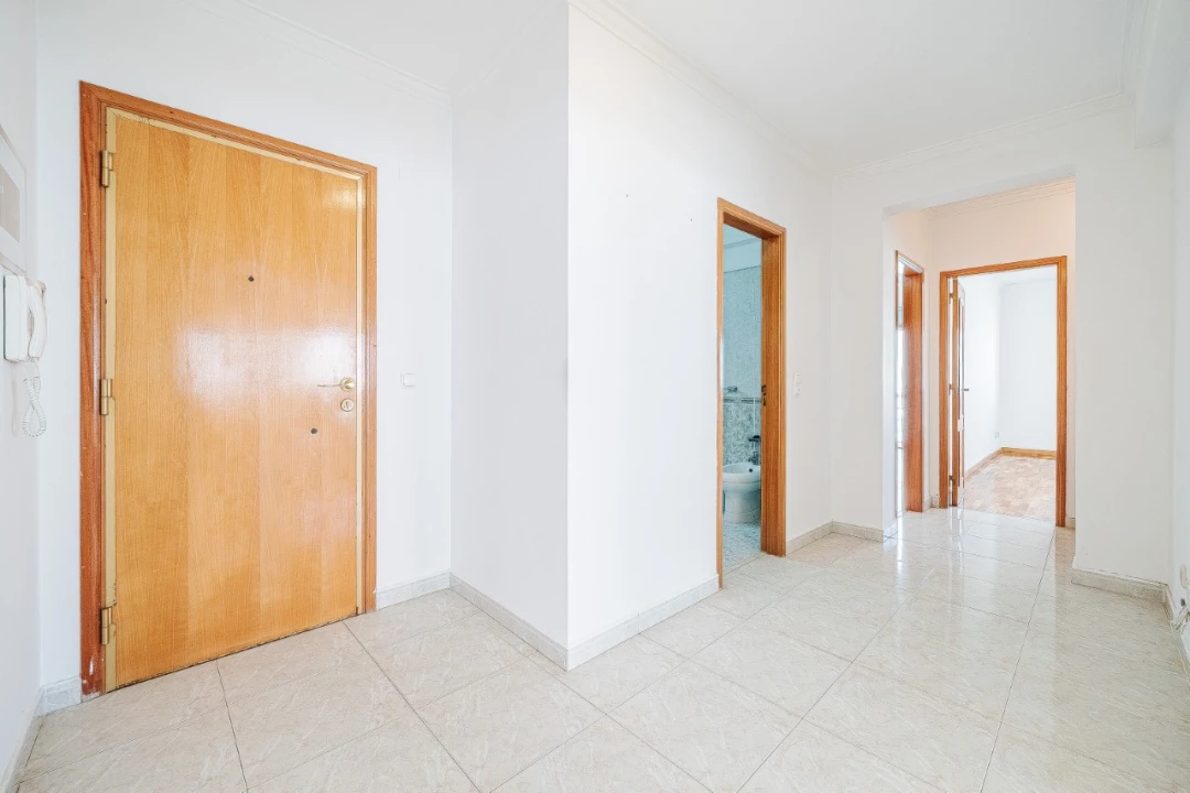 Apartamento T2 para Venda em Rio de Mouro Foto 38