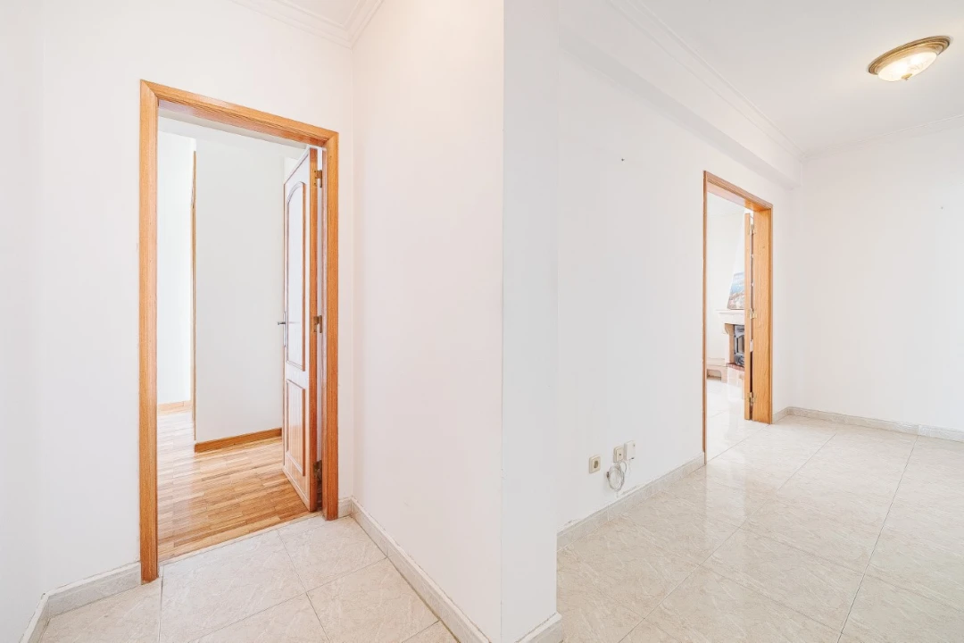 Apartamento T2 para Venda em Rio de Mouro Foto 40