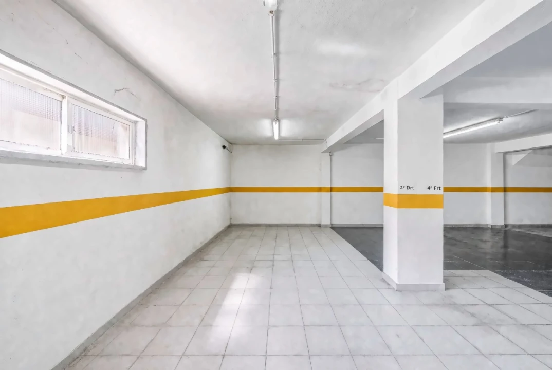 Apartamento T2 para Venda em Rio de Mouro Foto 48