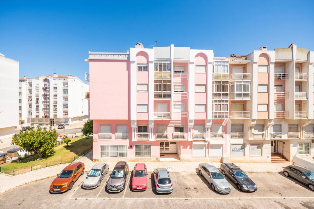 Apartamento T2 para Venda em Rio de Mouro Foto 57