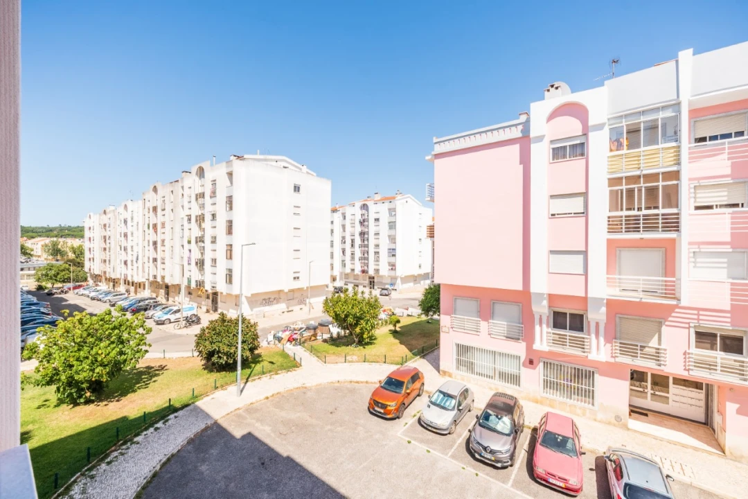 Apartamento T2 para Venda em Rio de Mouro Foto 58