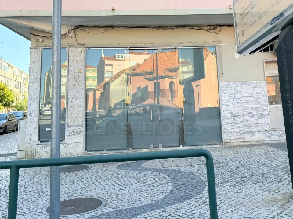 Loja para Arrendamento em Alverca do Ribatejo e Sobralinho Foto 1