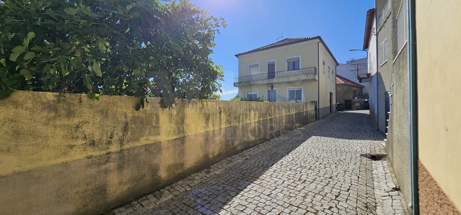 Moradia T3 para Venda em Pero Viseu Foto 1