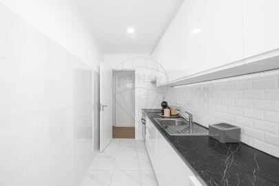 Apartamento T1 para Venda em Águas Livres