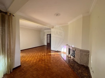Apartamento T2 para Venda em Marvila, Ribeira Santarém, São Salvador, São Nicolau