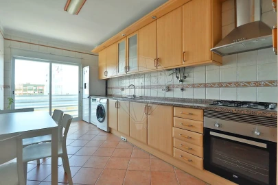 Apartamento T2 para Arrendamento em Setubal (São Sebastião)