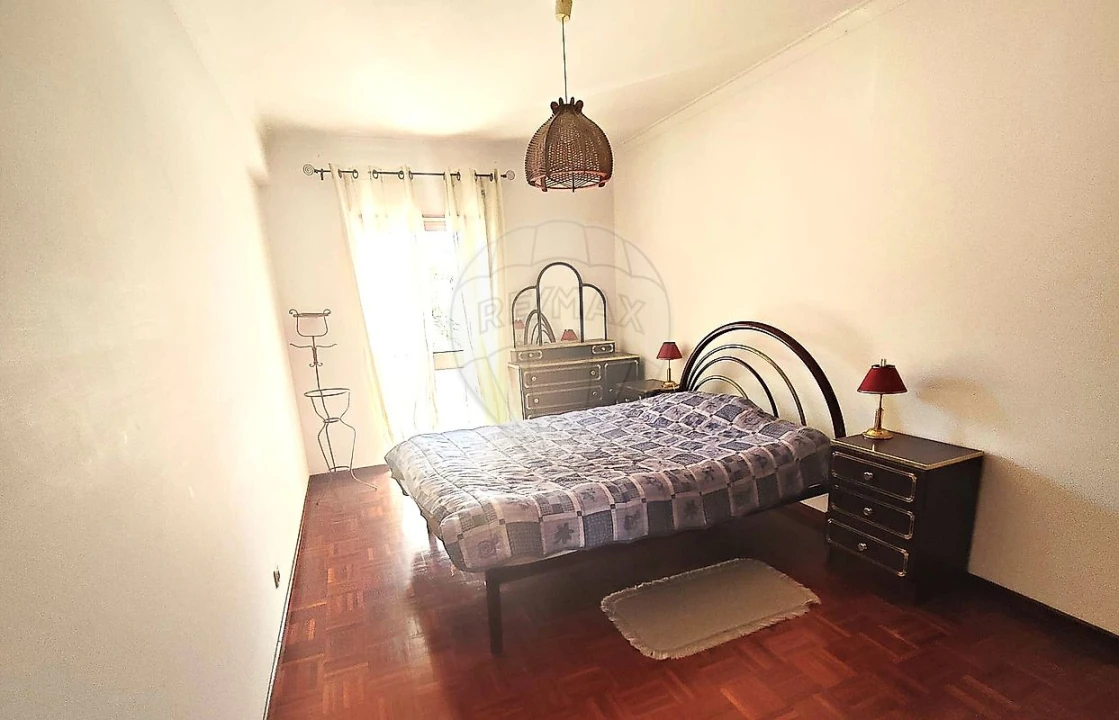 Apartamento T2 para Venda em Algueirão-Mem Martins Foto 3
