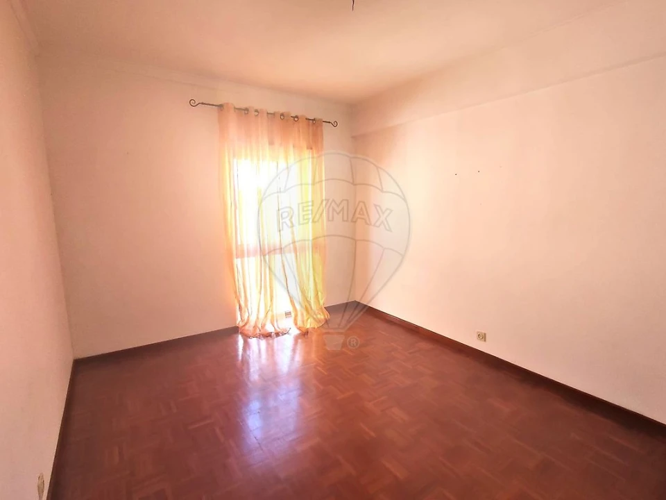 Apartamento T2 para Venda em Algueirão-Mem Martins Foto 7
