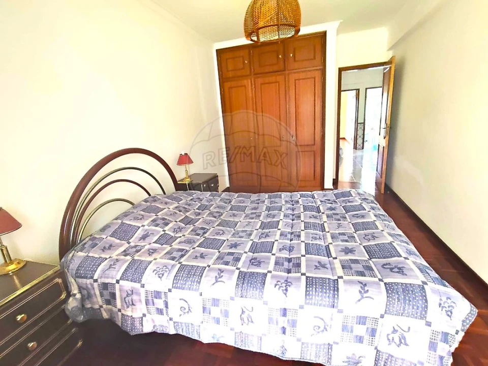 Apartamento T2 para Venda em Algueirão-Mem Martins Foto 2