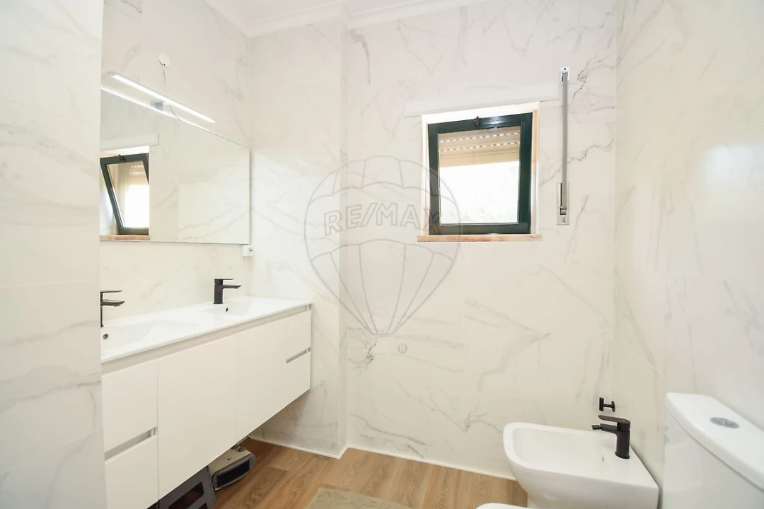 Apartamento T2 para Venda em Cacém e São Marcos Foto 11