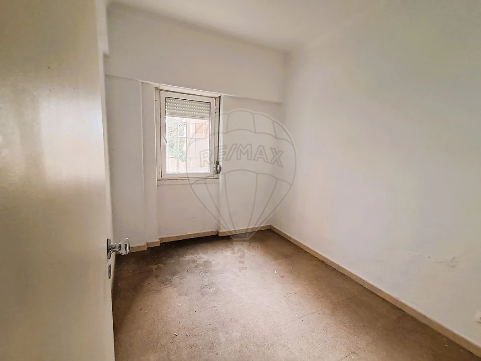 Apartamento T2 para Venda em Campolide Foto 8