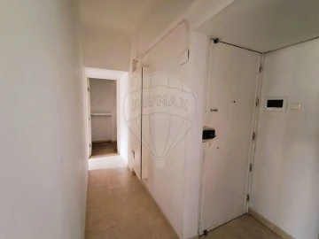 Apartamento T2 para Venda em Campolide