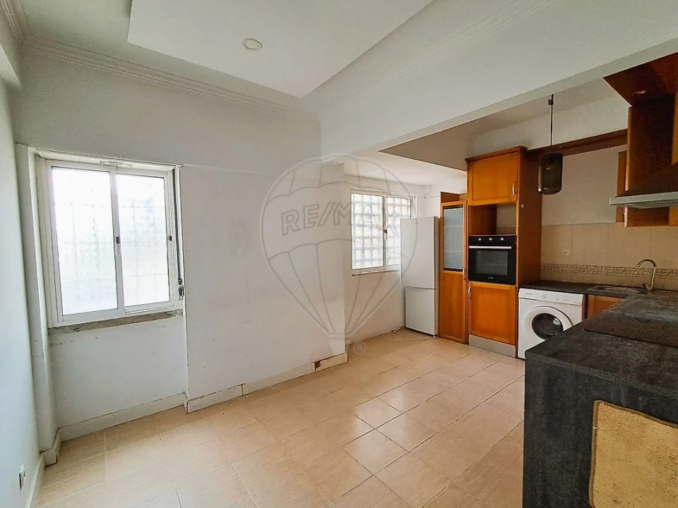 Apartamento T2 para Venda em Campolide Foto 20